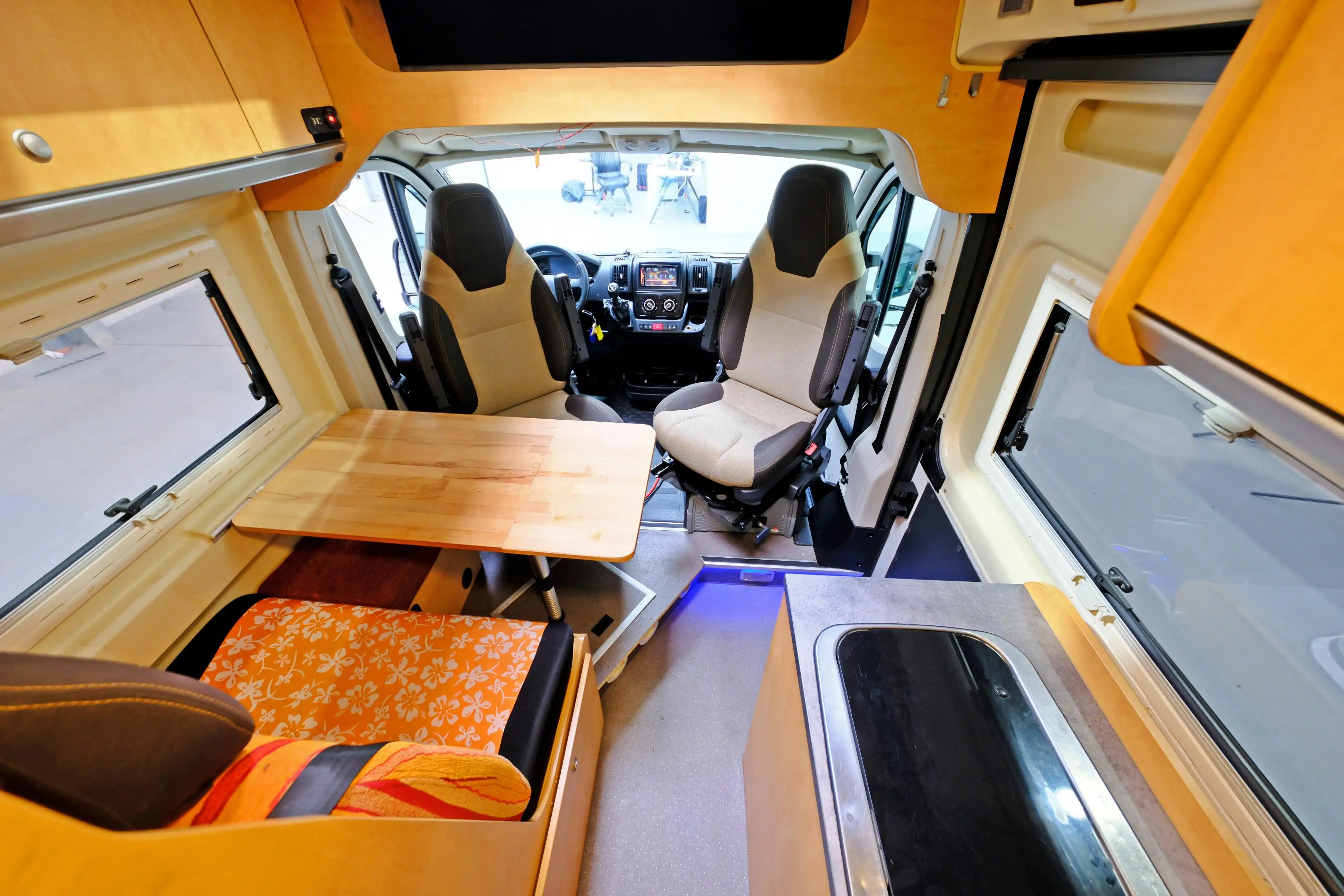 CLEVER Van 600 Celebration